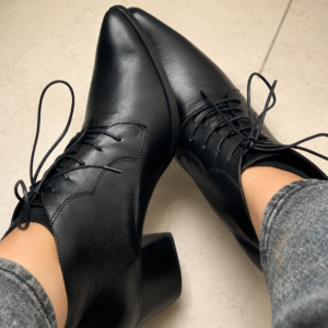 botin ref 5085 cuero negro