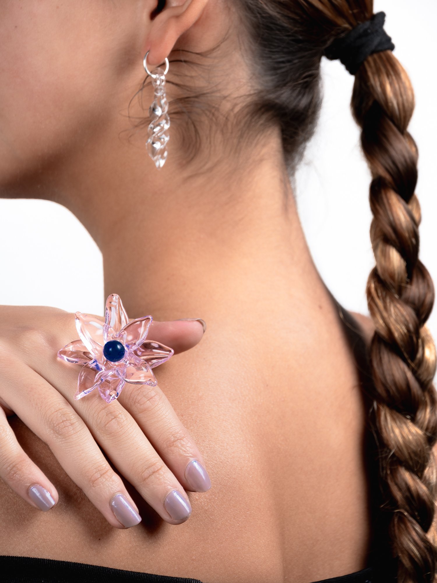 foto modelo anillo midi flor (rosado)(1) foto modelo anillo midi flor (rosado)(1)